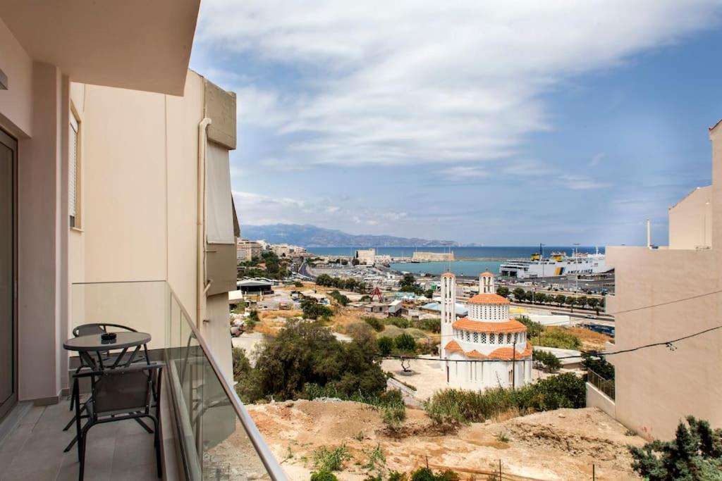 Apartamento Minimal Loft Art With Sea View Over Heraklion Harbour Exterior foto