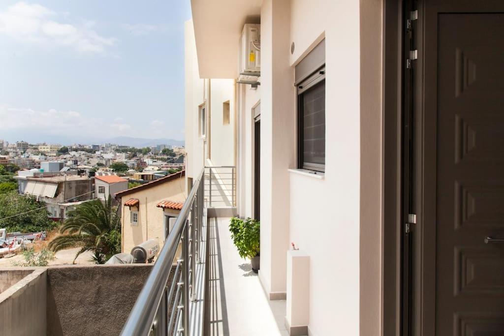 Minimal Loft Art With Sea View Over Heraklion Harbour Exterior foto